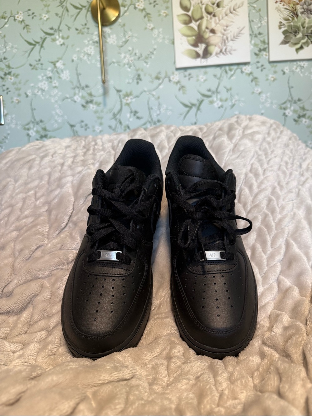 🖤 Nike Air Force 1 Low Triple Black – Men’s 9.5